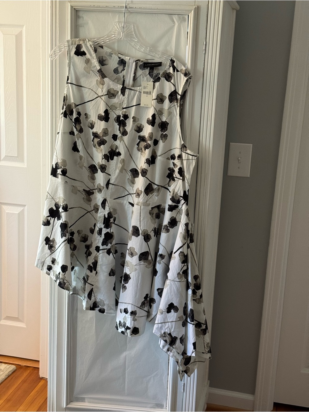 NWT Lane Bryant Sleeveless Top with Asymmetrical Handkerchief Hem Size 22